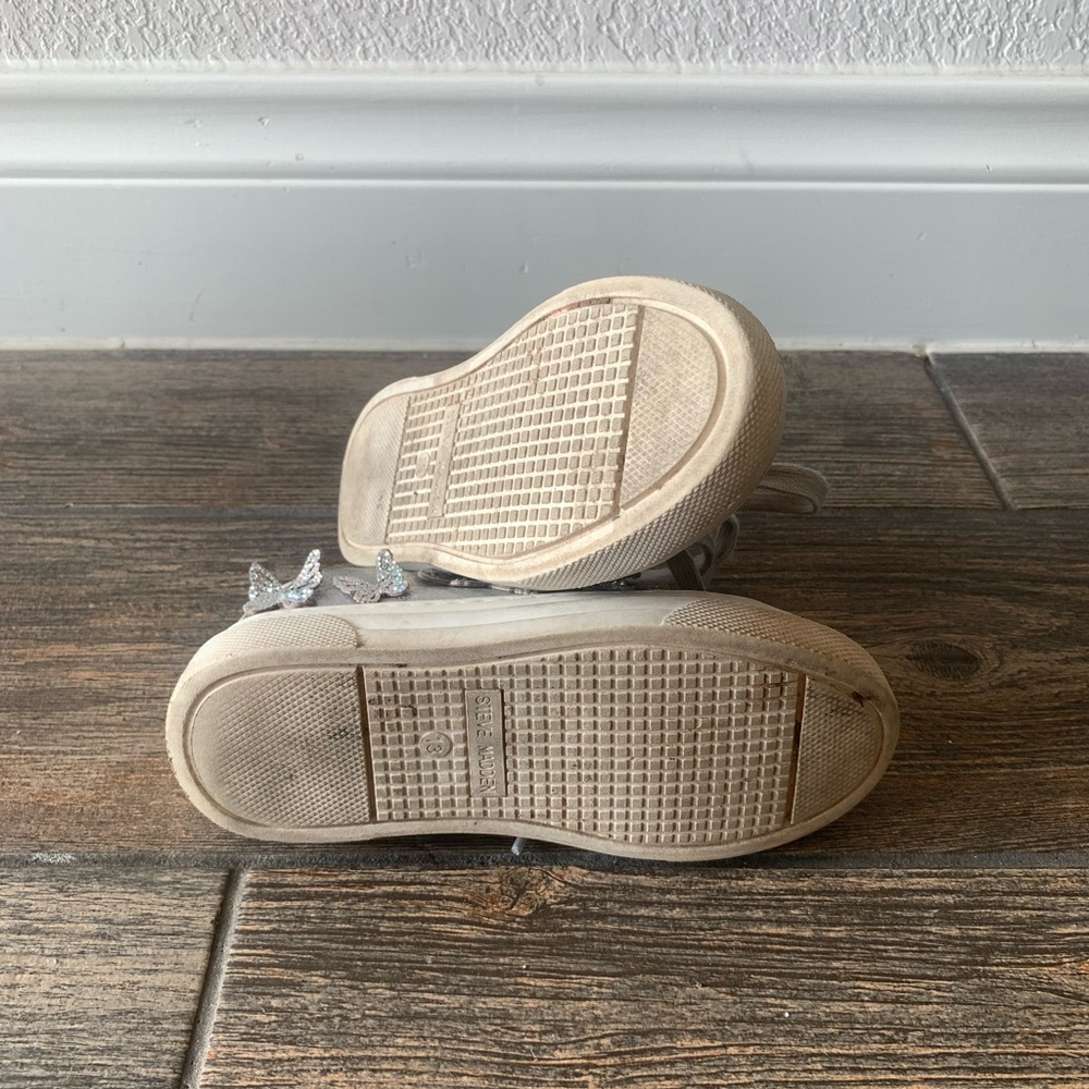 Steve Madden Girls' J-Flori Rhinestone Butterfly Sneakers - Picture 5 of 7